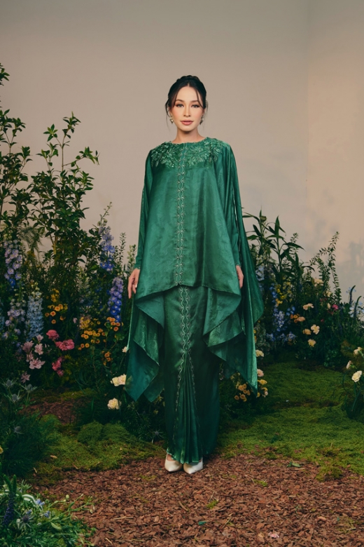 NAYYARA - EMERALD SACRAMENTO 